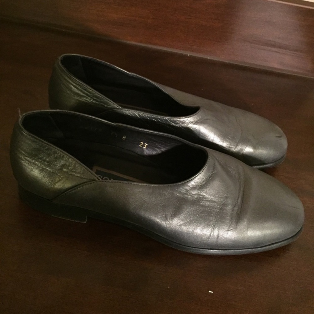Shoes - Picture 4 of 6